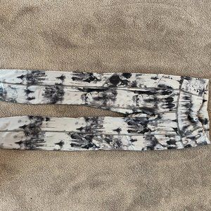 Lululemon Fast and Free tight, length 25, size 2, with pockets